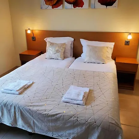 In With Golf And Pool Holiday home