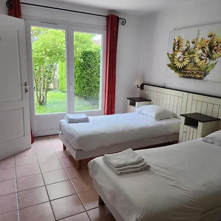 In With Golf And Pool *