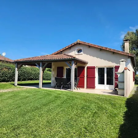 Holiday home Spacious With Garden And Pool Les Forges (Deux-Sevres)