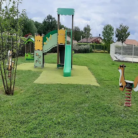 In With Golf And Pool Holiday home